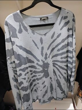 Charlotte Russe Gray Tie-Dye Long Sleeve Top